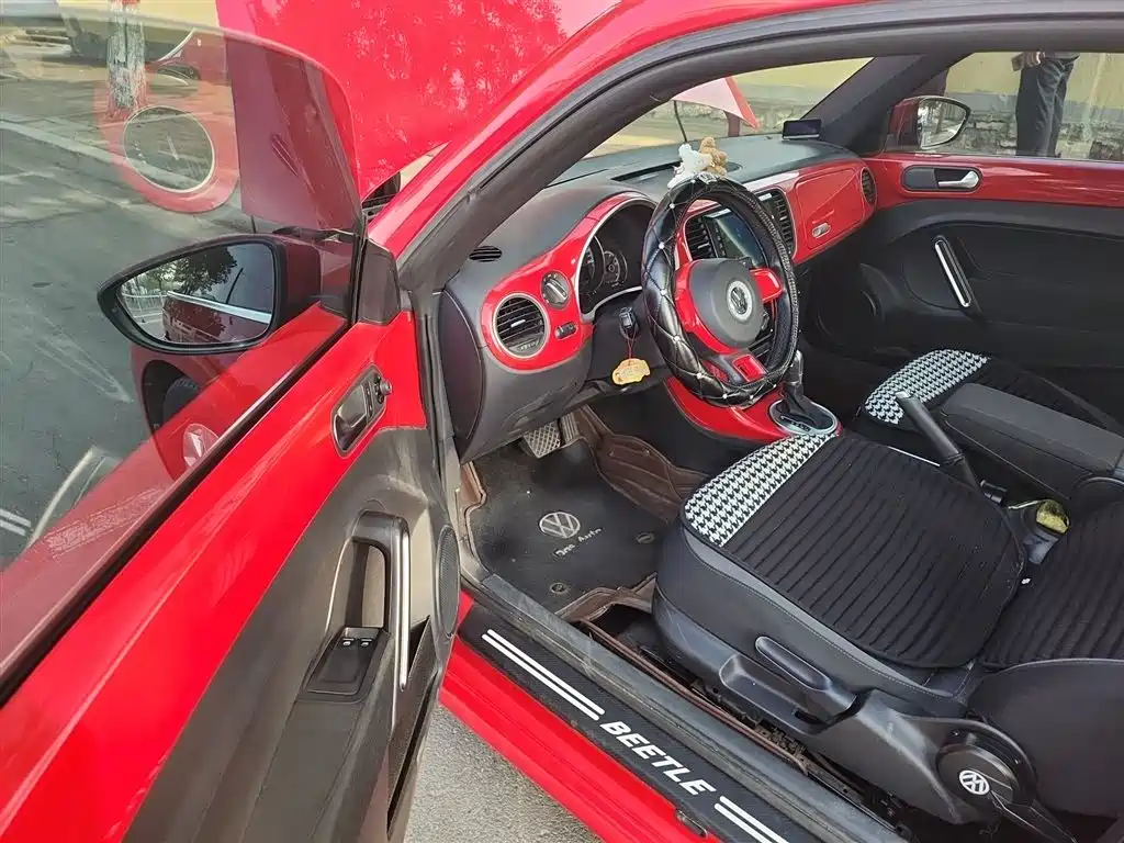Volkswagen Beetle 2018 180TSI Easy Joy Edition фото 14