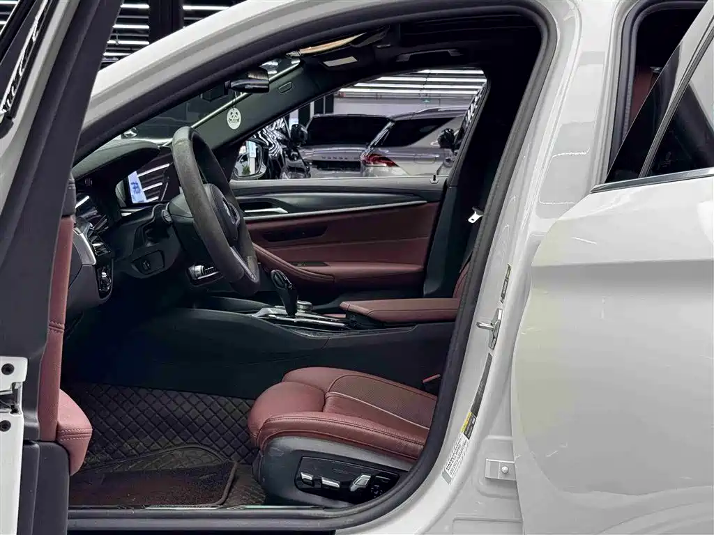 BMW 5 Series New Energy 2021 535Le Pioneer Edition M Sport Package фото 6