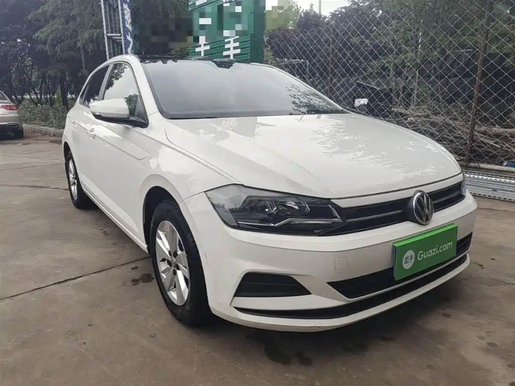 VOLKSWAGEN POLO