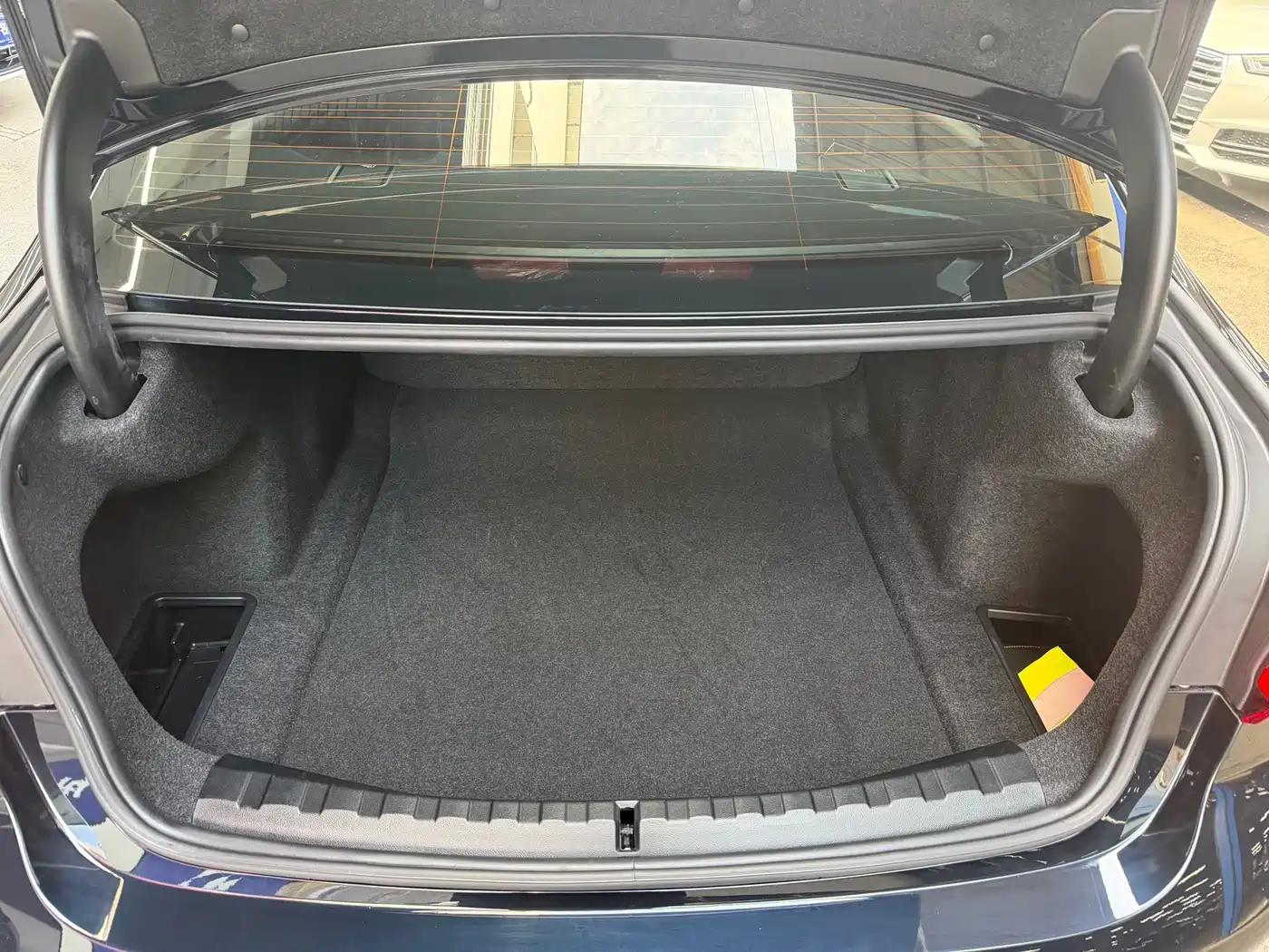 BMW 3 Series 2023 325Li M Sport Package фото 18