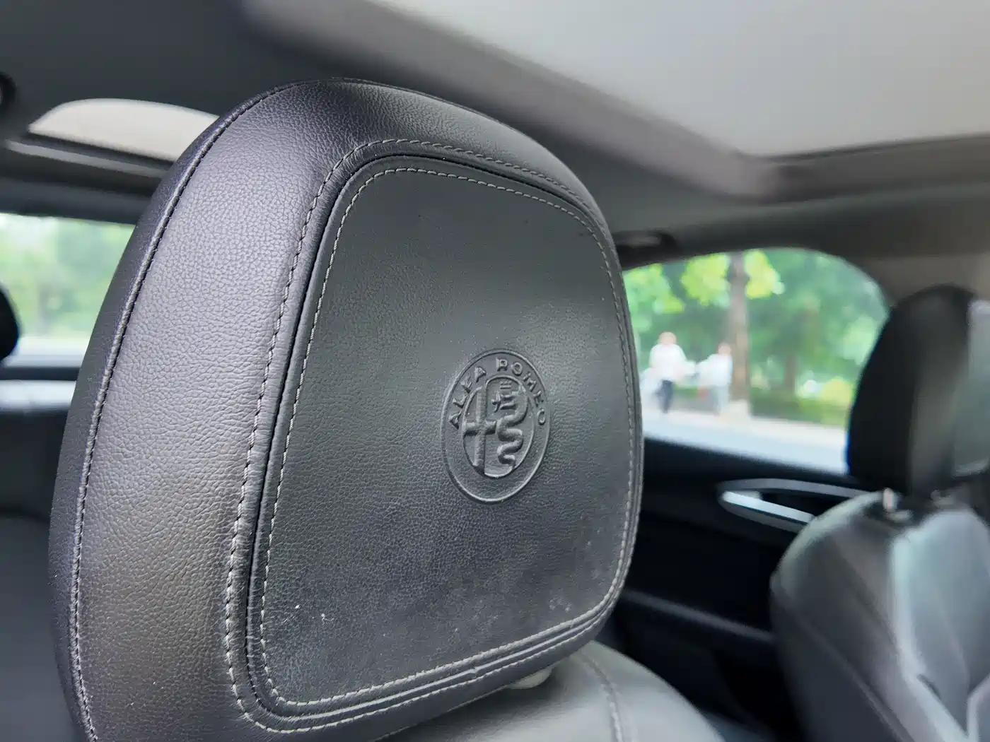 Alfa Romeo Giulia 2019 2017 2.0T 200HP Luxury Edition