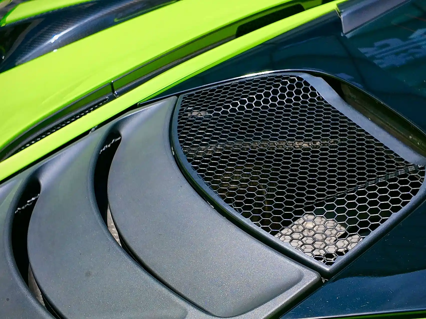 Photo 16 - McLaren 720S