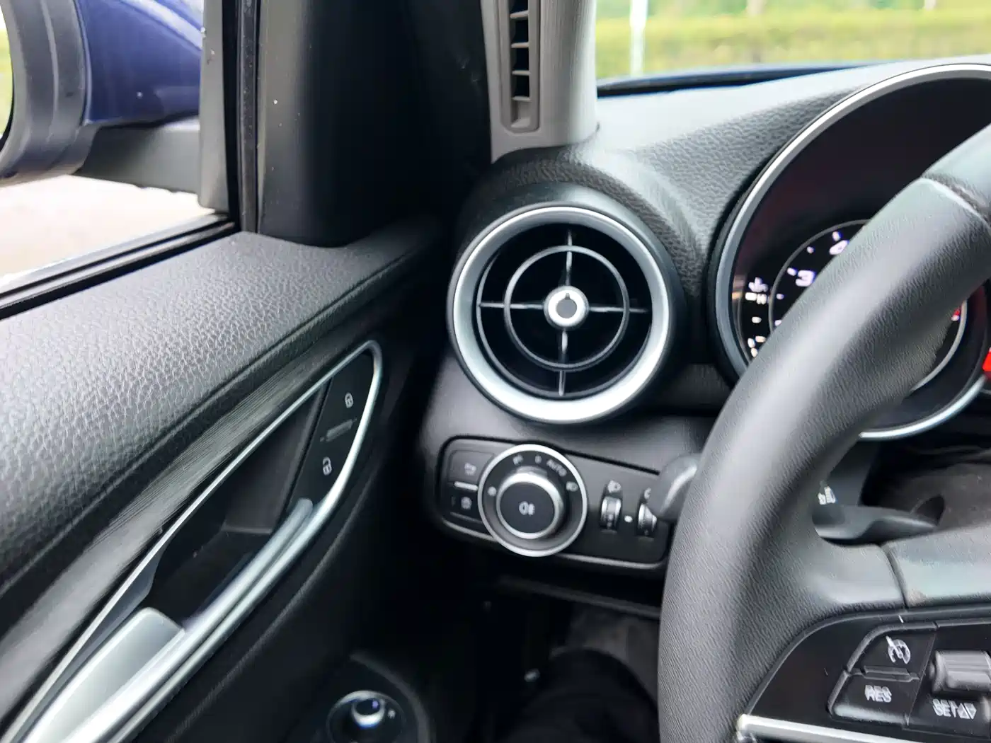 Alfa Romeo Giulia 2019 2017 2.0T 200HP Luxury Edition