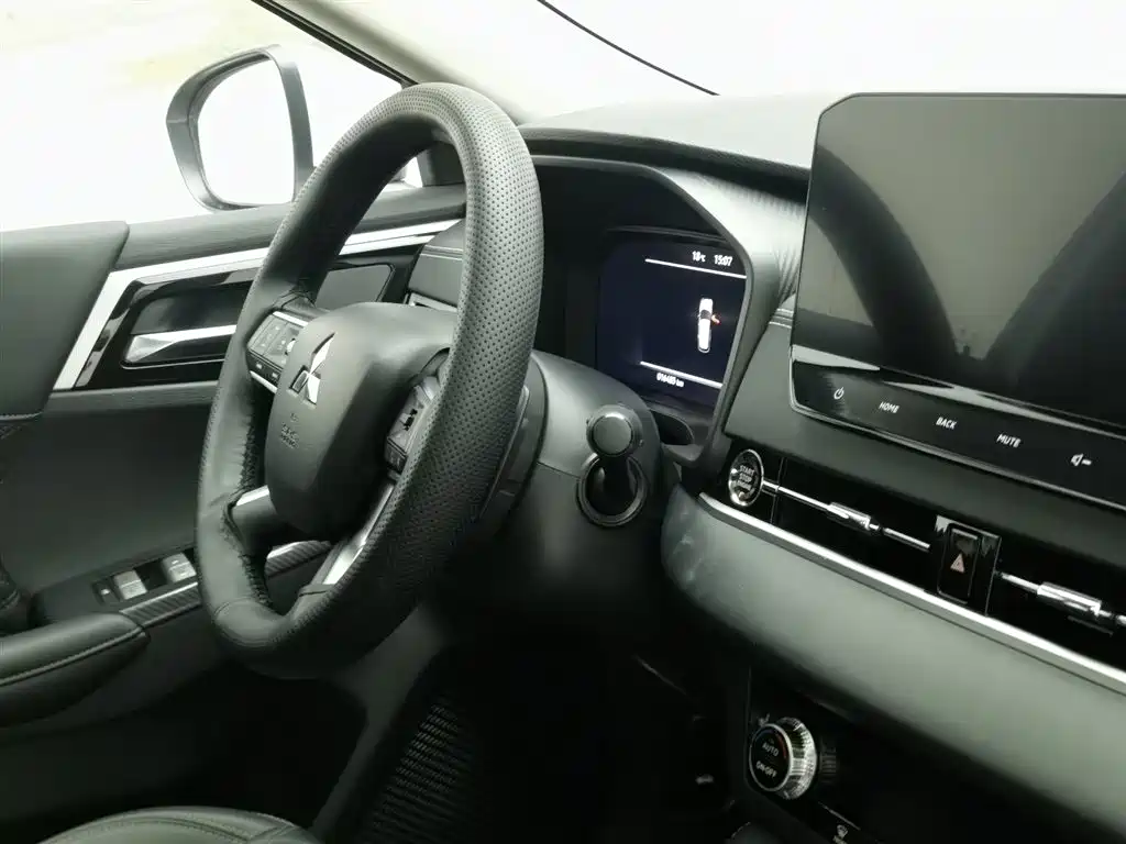 Mitsubishi Outlander 2023 1.5T CVT AWD Premium 7-Seater фото 22