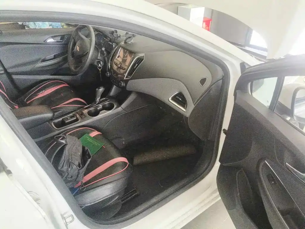 Chevrolet Cruze 2018 2018 320 Automatic Pioneer Sunroof Edition