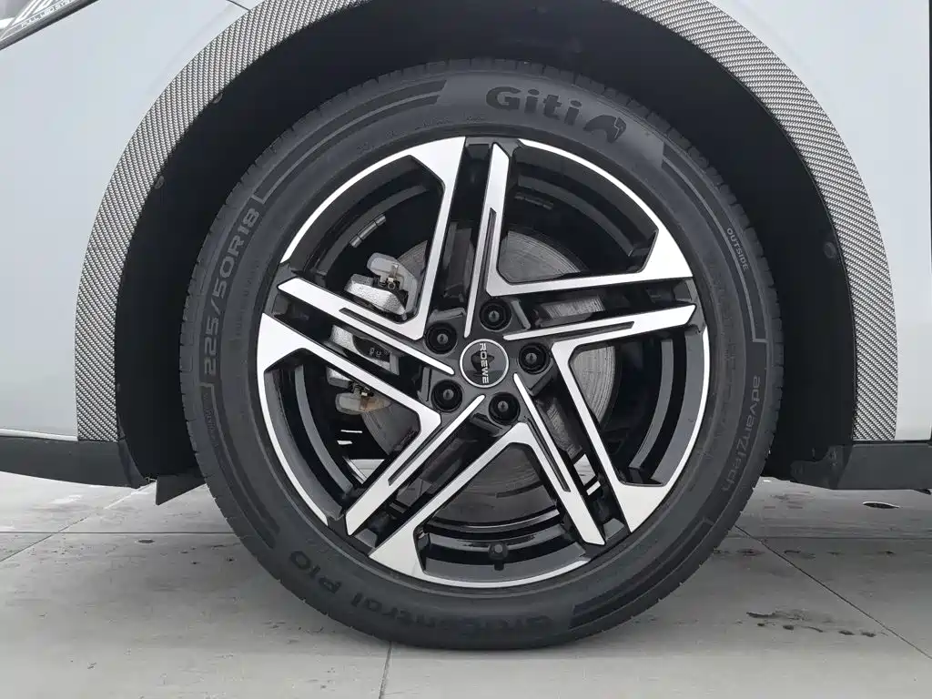 Фото 17 - Roewe D7
