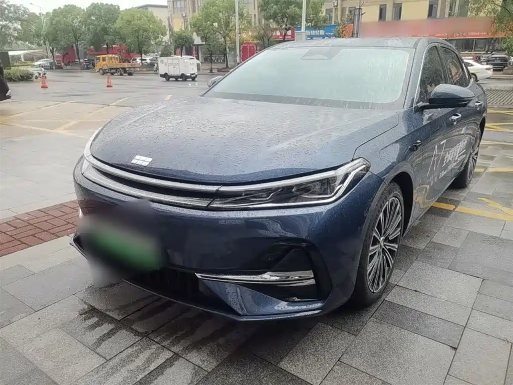 Geely Galaxy Galaxy A7 2025 EM-i фото 2