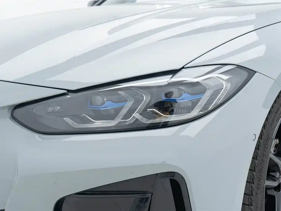 BMW 4 Series 2023 425i M Sport Shadowline Package фото 10