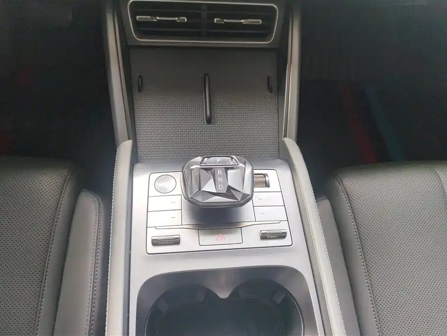 BYD Qin L 2024 DM-i 80KM Leading Edition фото 16
