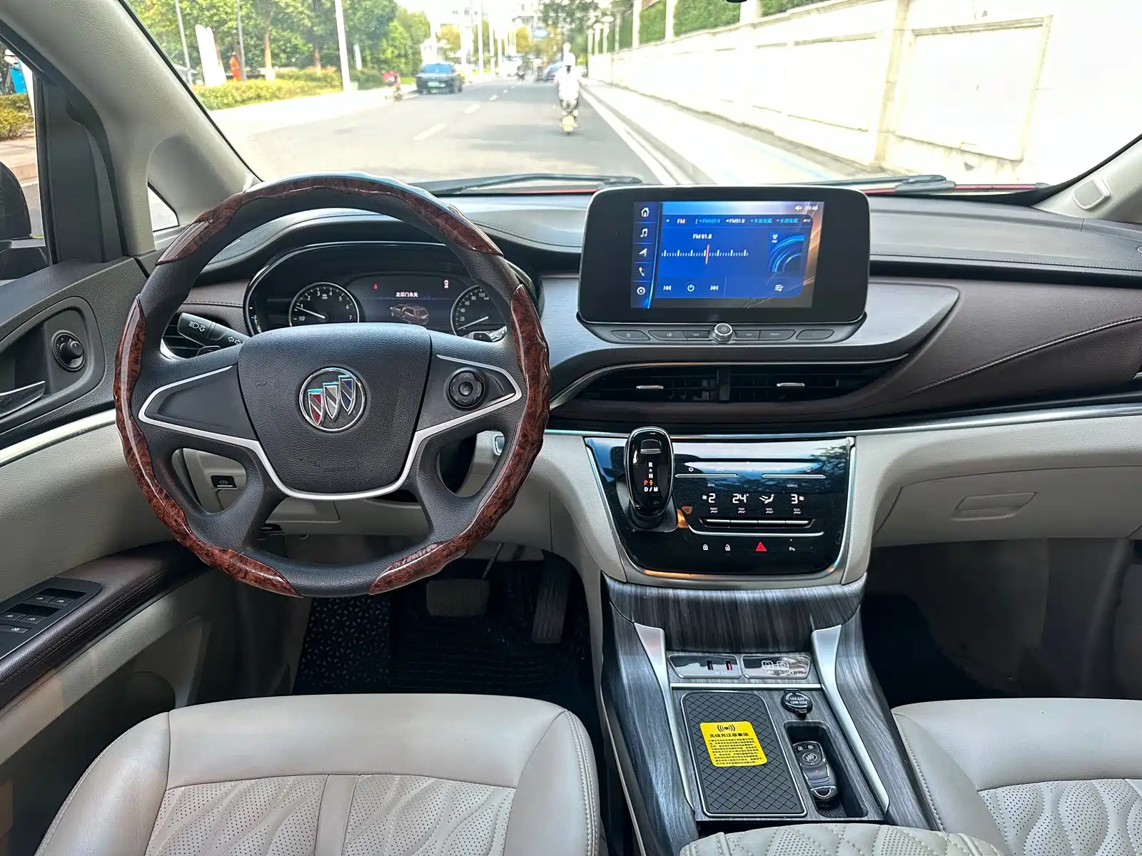 Фото 10 - Buick GL8