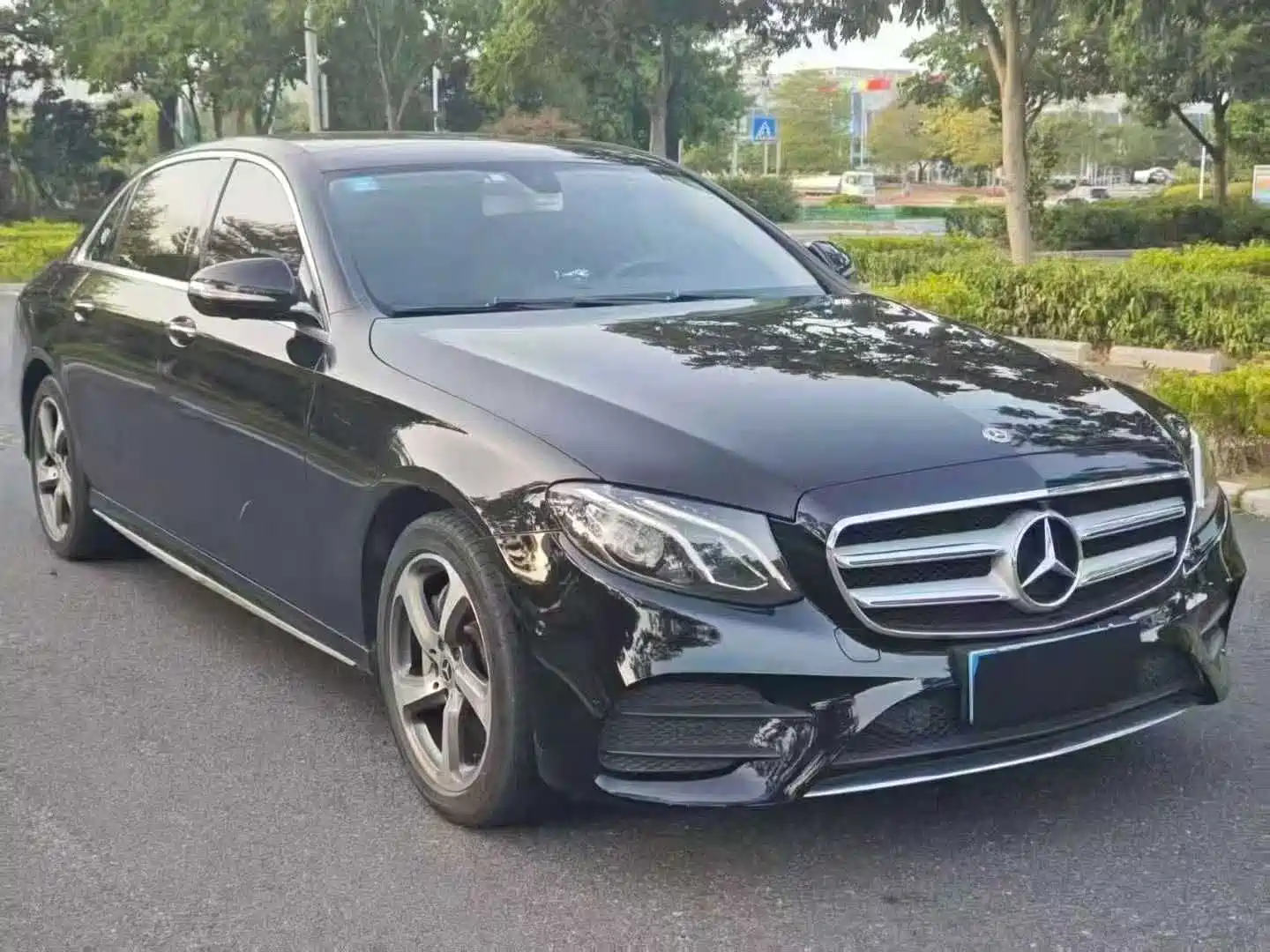 Фото 3 - Mercedes-Benz E-Class