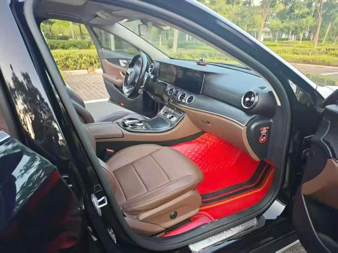 Фото 7 - Mercedes-Benz E-Class