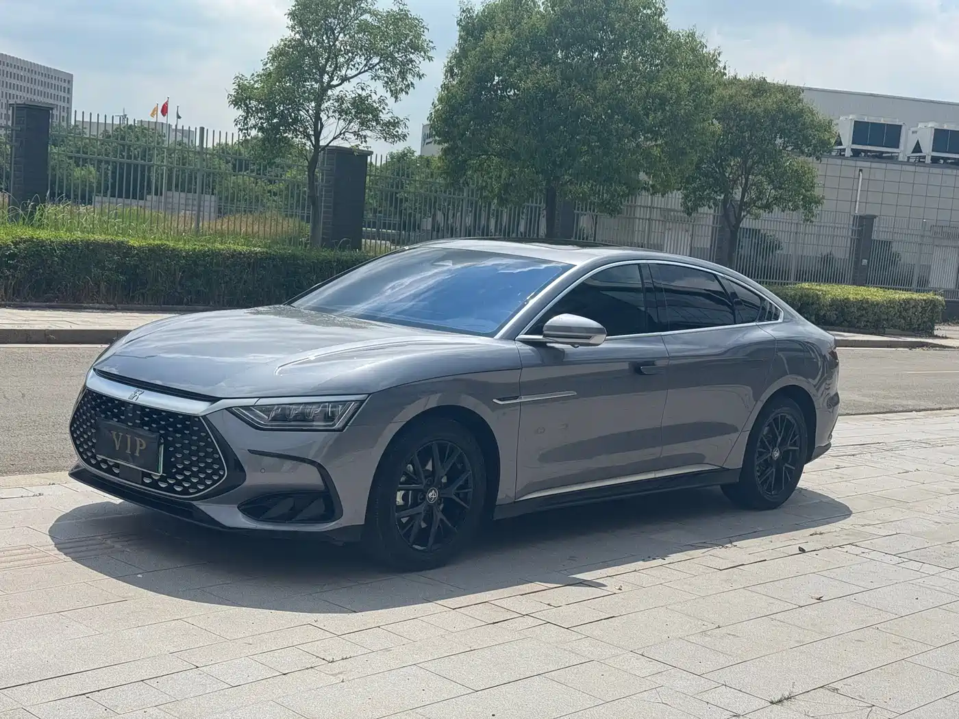 BYD Han 2023 DM-i Champion Edition 121KM Prestige