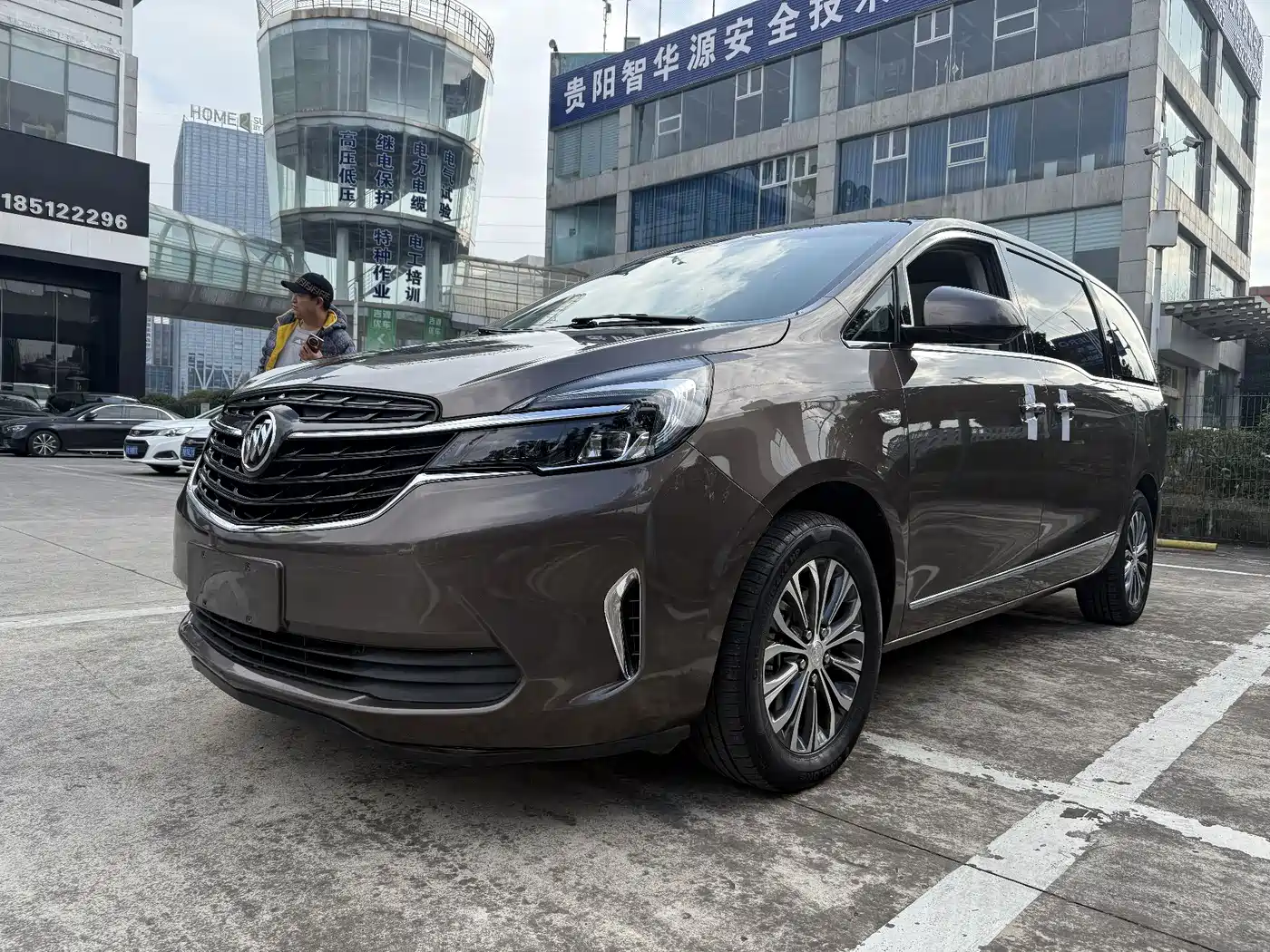 Buick GL8 2021 Land Business Class 652T Luxury фото 2