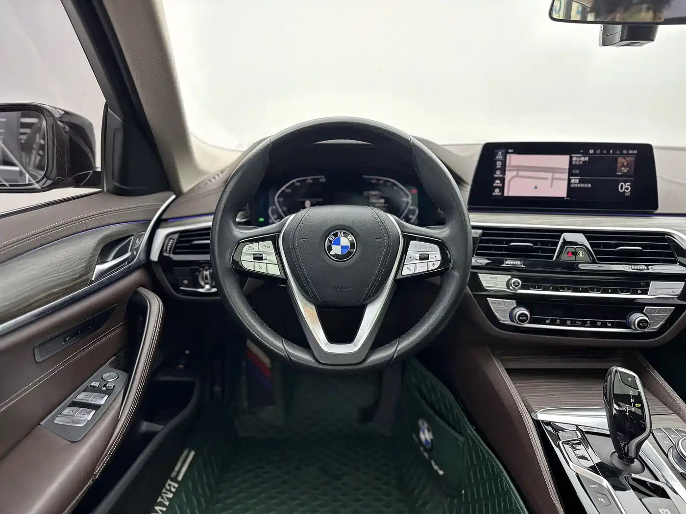 BMW 5 Series New Energy 2020 530Le Range Upgrade Luxury Package фото 6