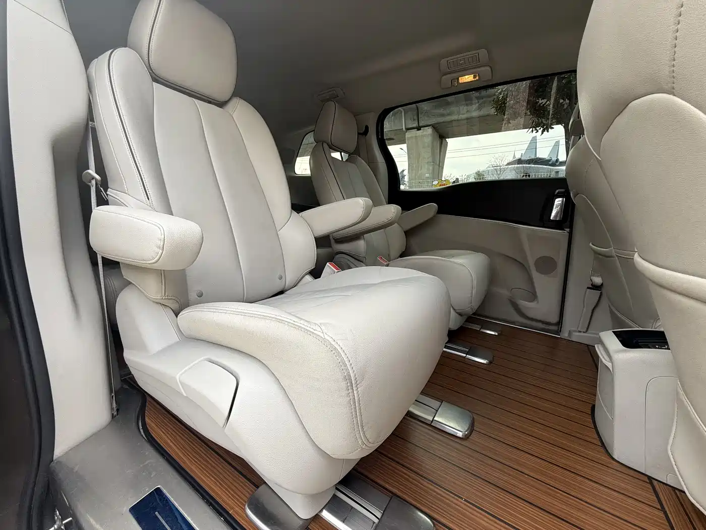 Buick GL8 2021 Land Business Class 652T Luxury фото 17