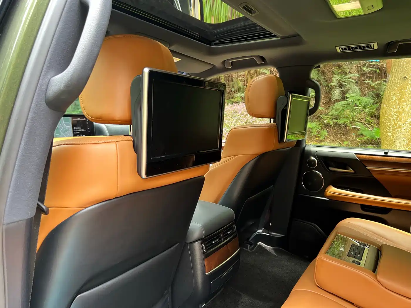Lexus LX 2022