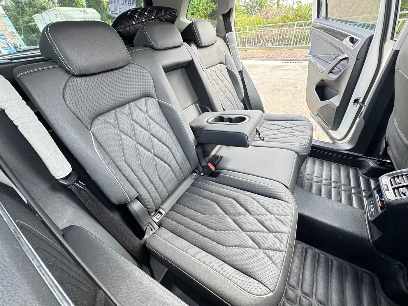 Volkswagen Tiguan L 2022 330TSI Auto 2WD R-Line Premium Edition фото 15