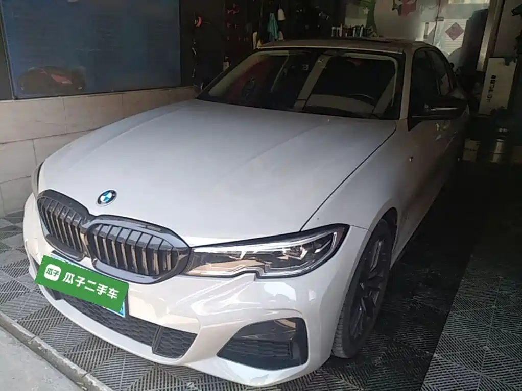 Photo 2 - BMW 3 Series