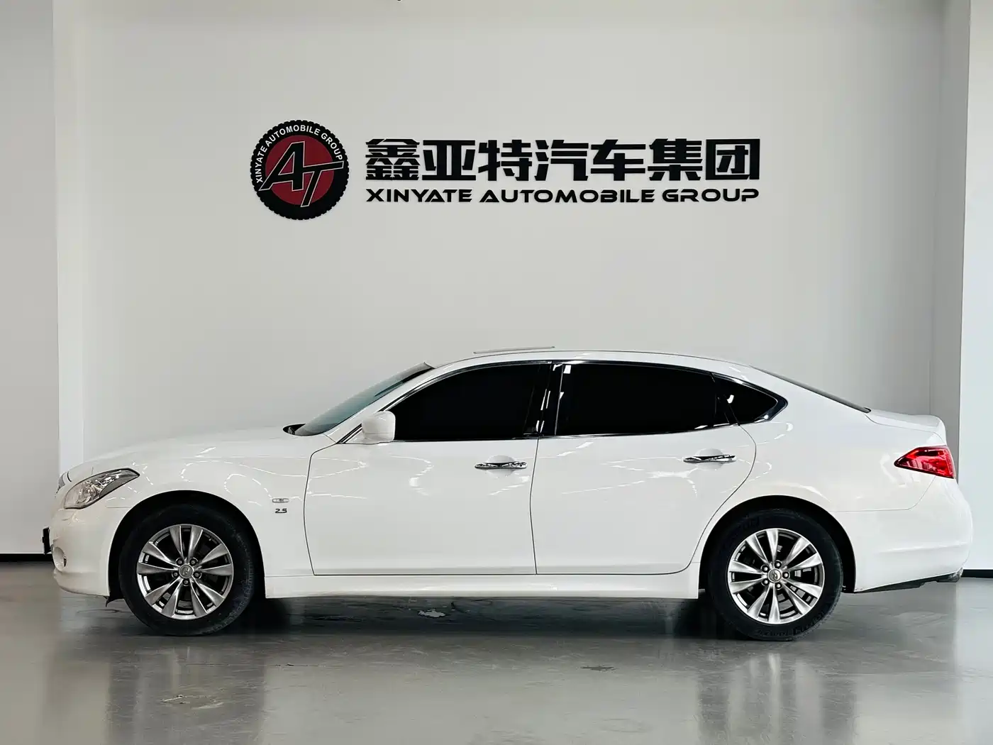 Infiniti Q70 2015 2013 Q70L 2.5L Luxury