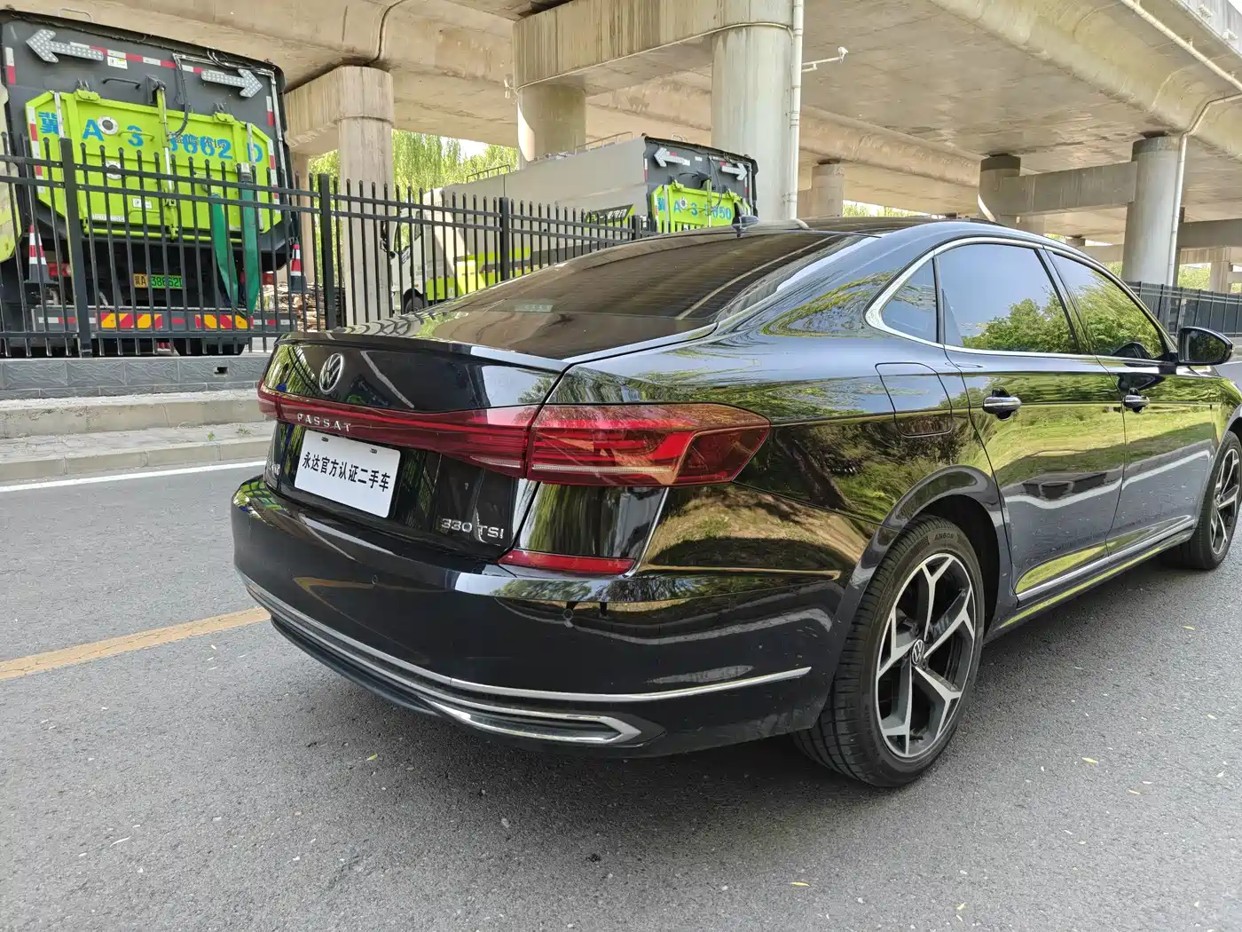 Volkswagen Passat 2023 330TSI Starlight Luxury Edition фото 5