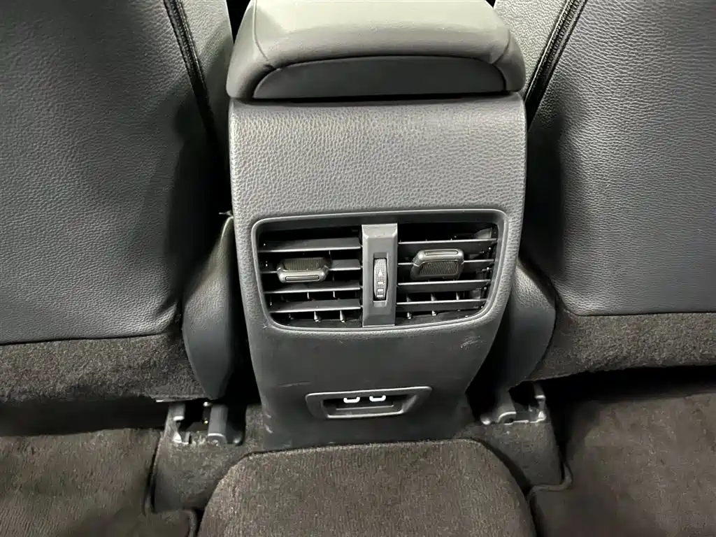 Toyota Frontlander 2022 2.0L CVT Luxury PLUS Edition фото 15