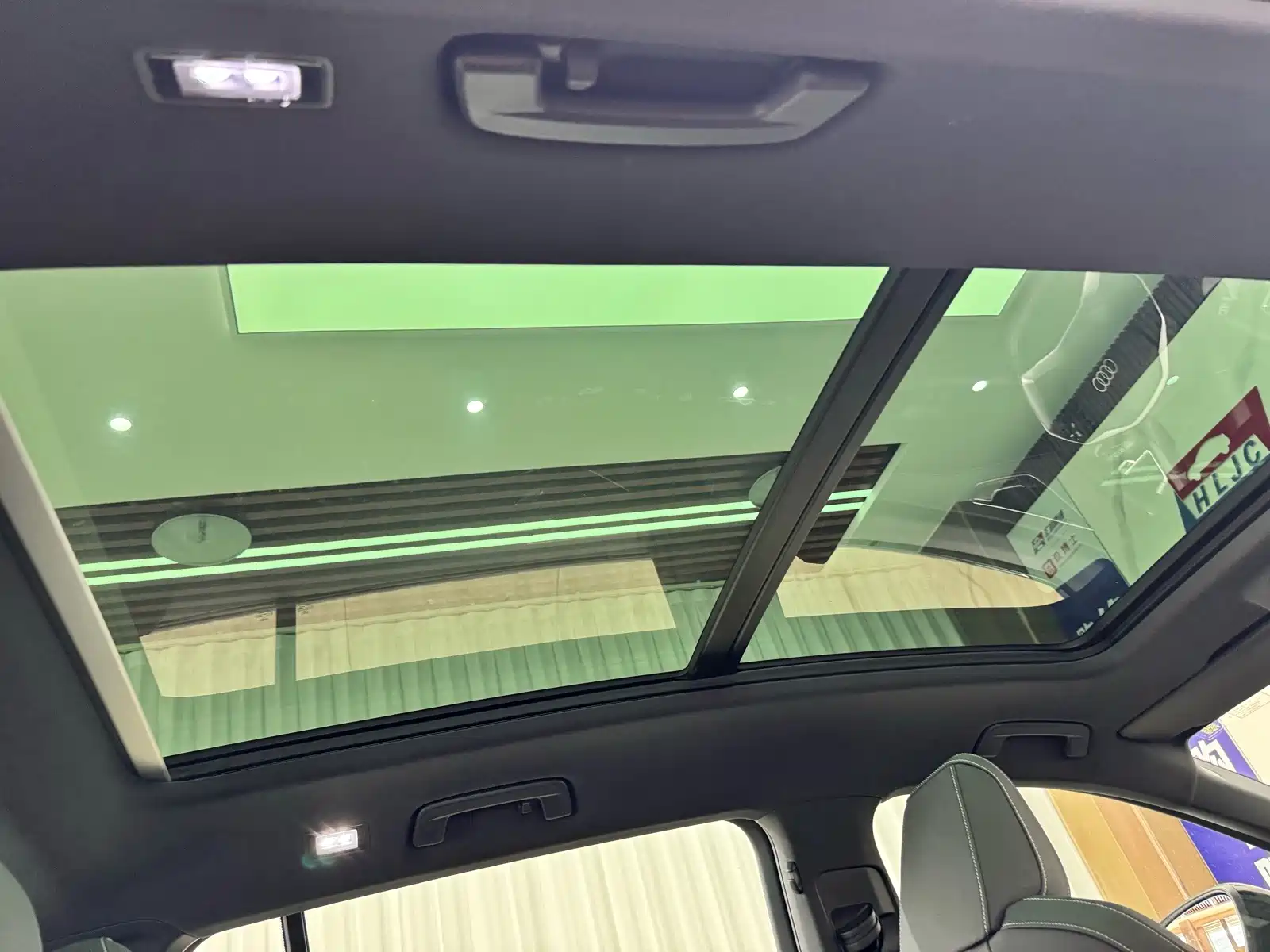 Фото 20 - Audi Q5 e-tron