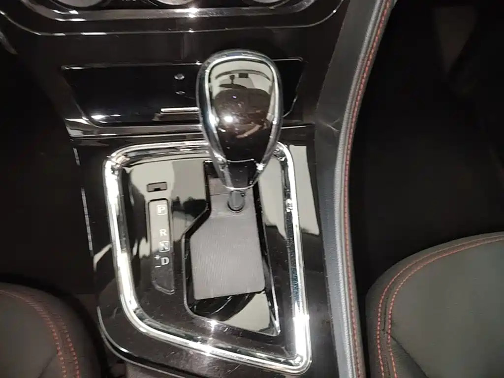 Venucia T70 2018 2018 2.0L CVT RuiQu Edition