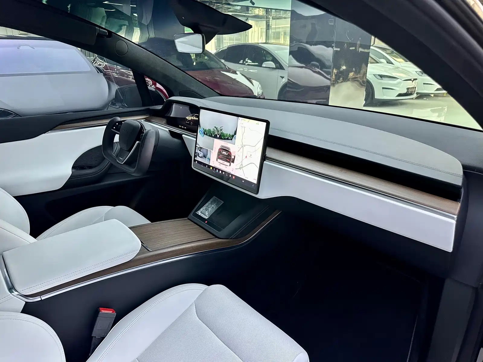 Фото 13 - Tesla Model X