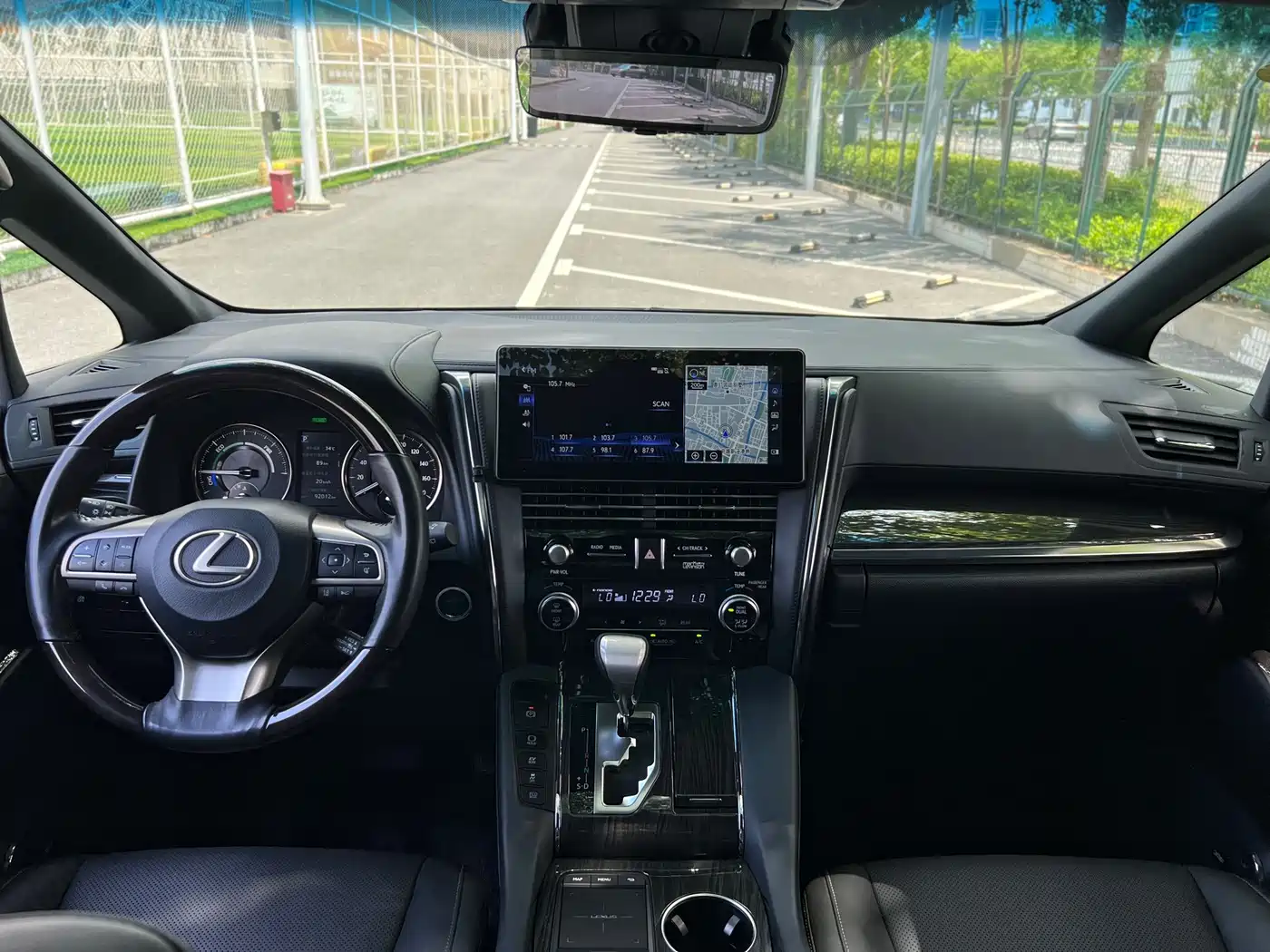 Lexus LM 2020 2020 300h 4-Seat Imperial Edition
