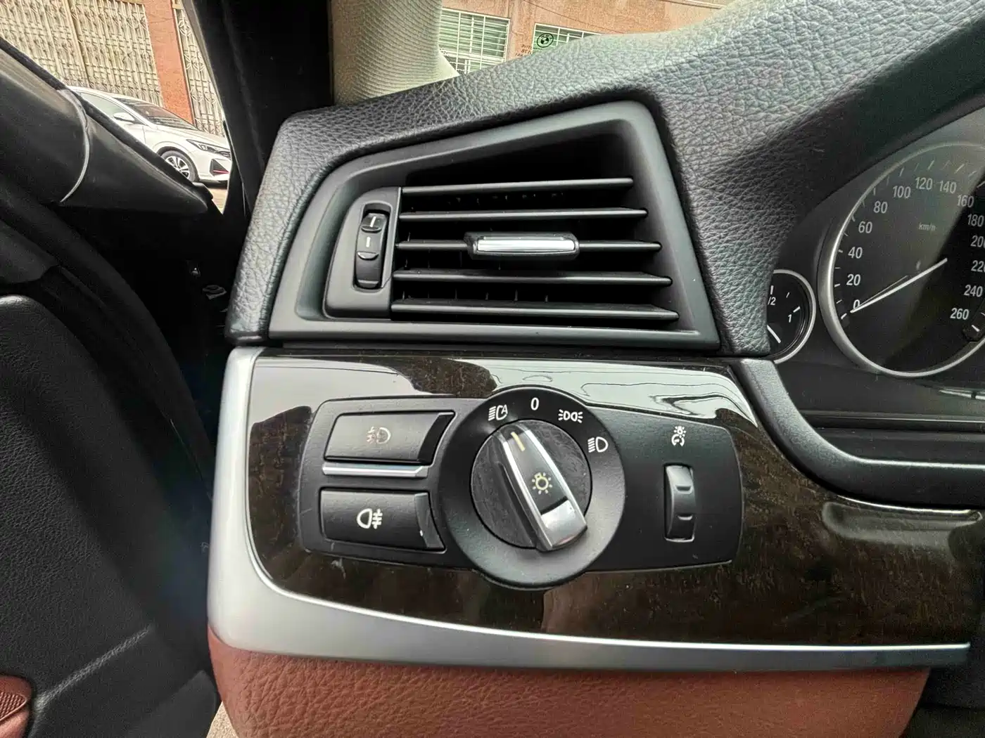 BMW 5 Series 2017 525Li Leading Edition фото 19