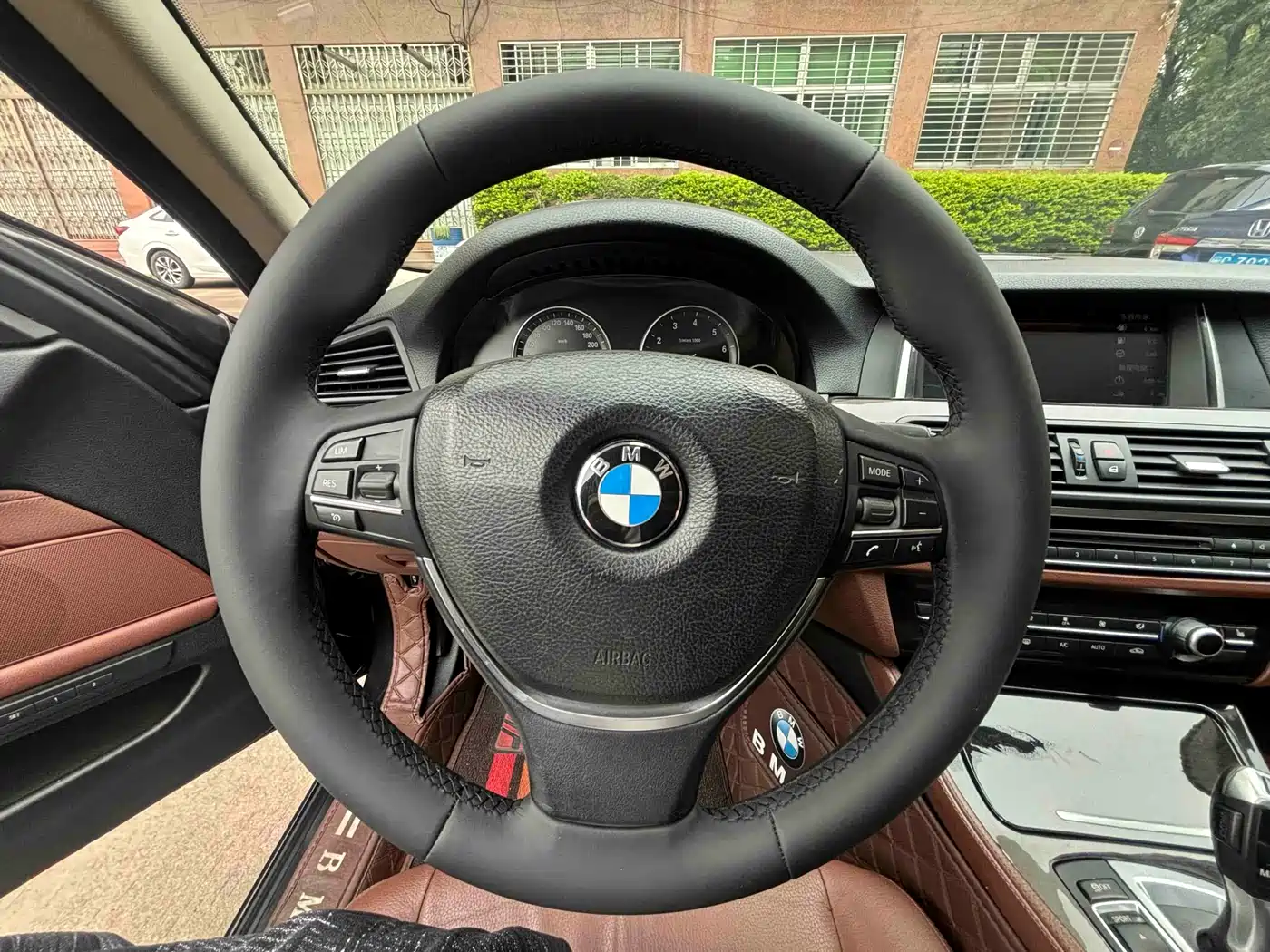 BMW 5 Series 2017 525Li Leading Edition фото 17