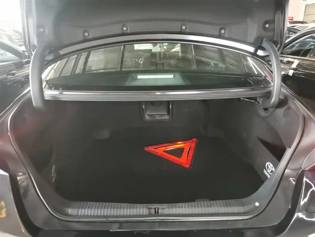 Toyota Avalon 2022 2.0L Luxury Edition фото 19