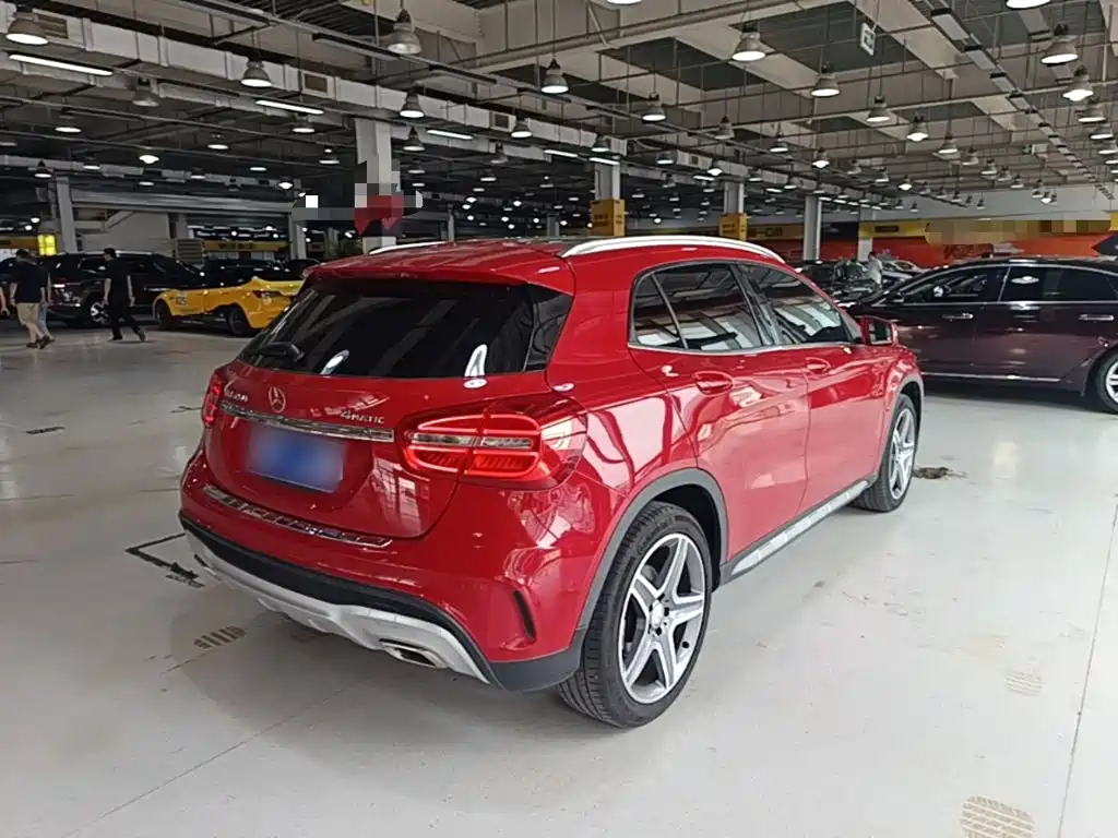 Фото 7 - Mercedes-Benz GLA