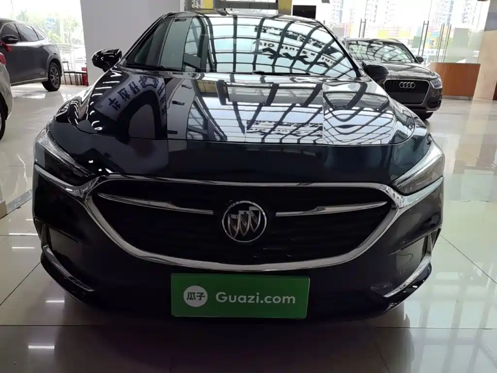 Photo 3 - Buick LaCrosse