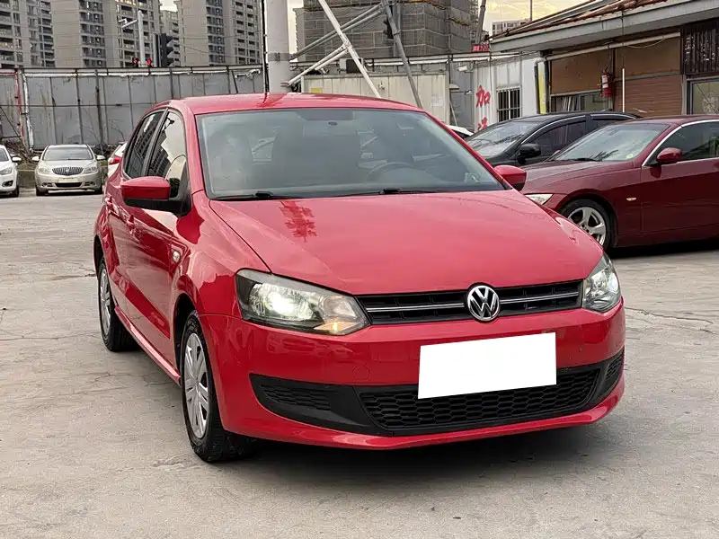 Volkswagen Polo 2011 1.4L Manual Joy Edition фото 3