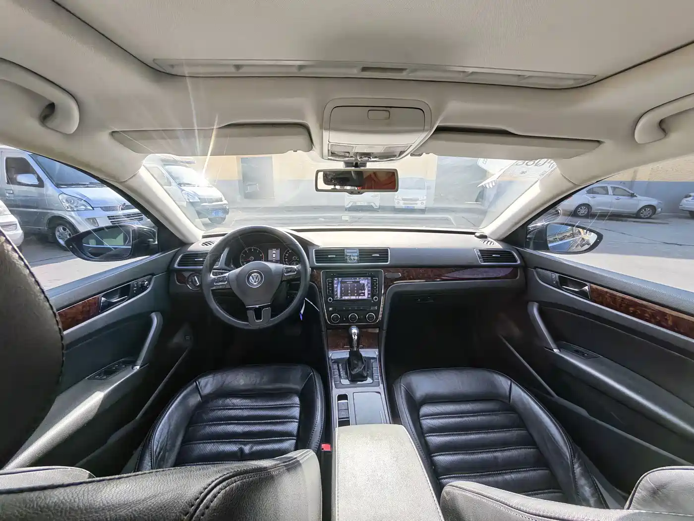 Volkswagen Passat 2013 2.0TSI DSG Zhizun фото 11
