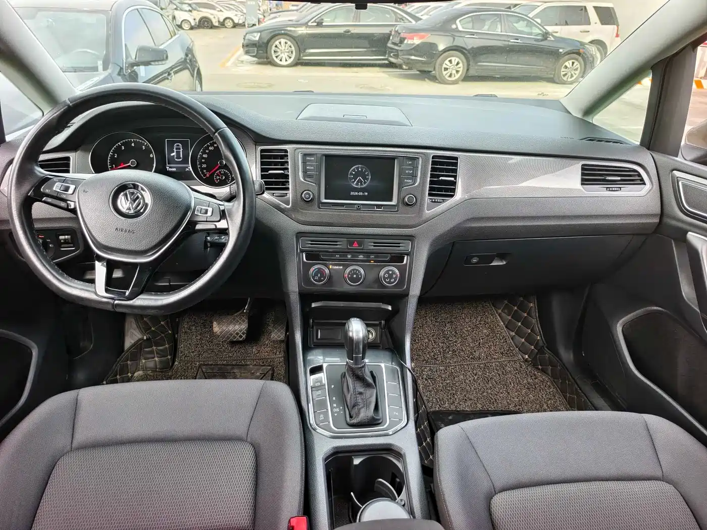 Volkswagen Golf Sportsvan 2016 230TSI Automatic Progressive фото 11
