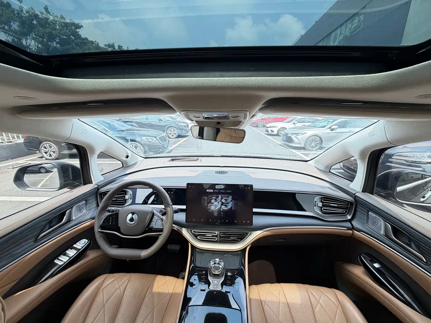 Denza D9 2023 2022 DM-i 970 AWD Flagship