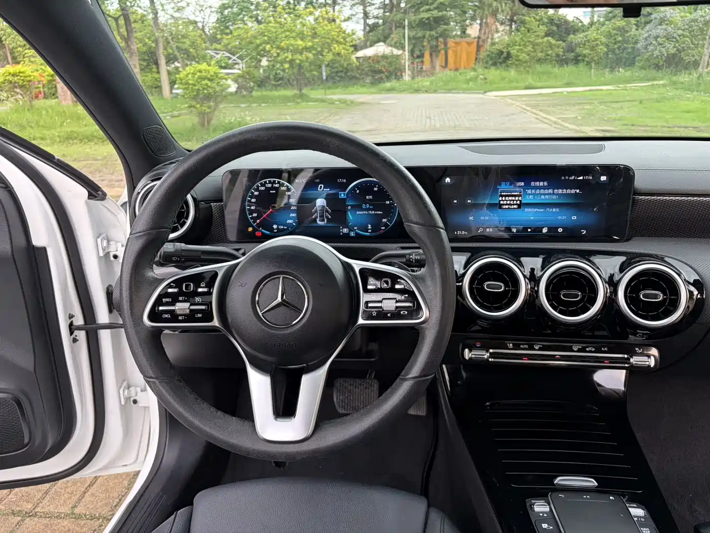 Mercedes-Benz A-Class 2020 A 200 L Sport Sedan фото 13