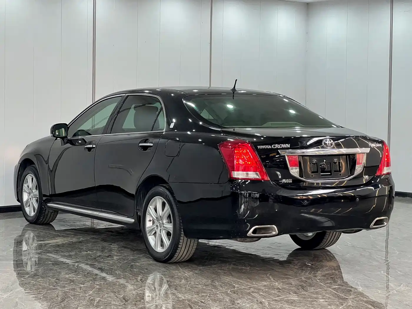 Фото 5 - Toyota Crown