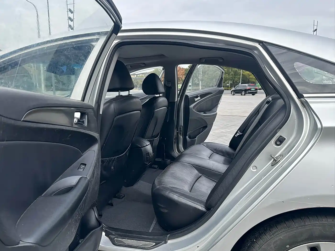 Hyundai Sonata 2013 2.0L Automatic Luxury Edition фото 11