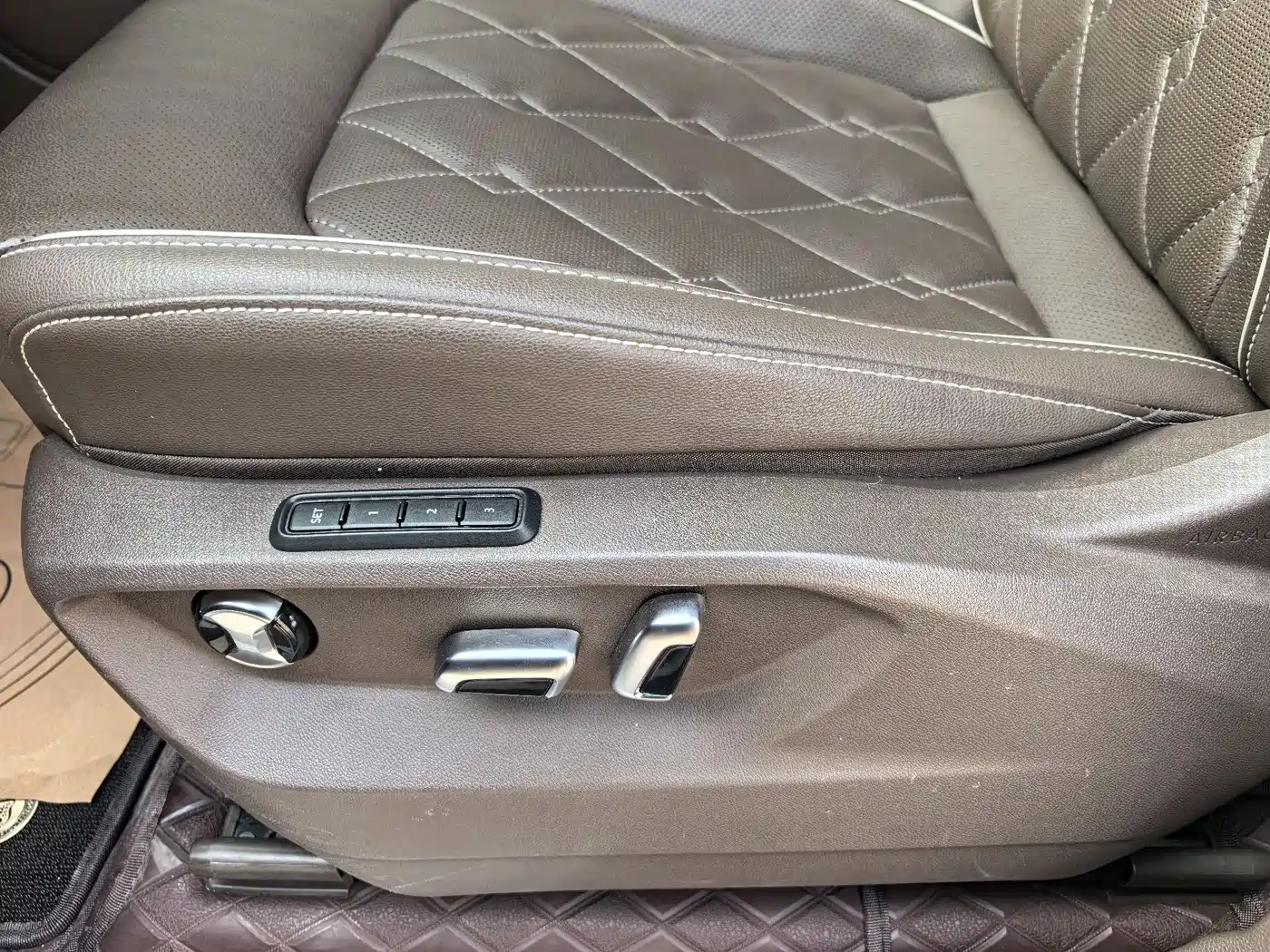 Volkswagen Viloran 2020 380TSI Premium фото 8