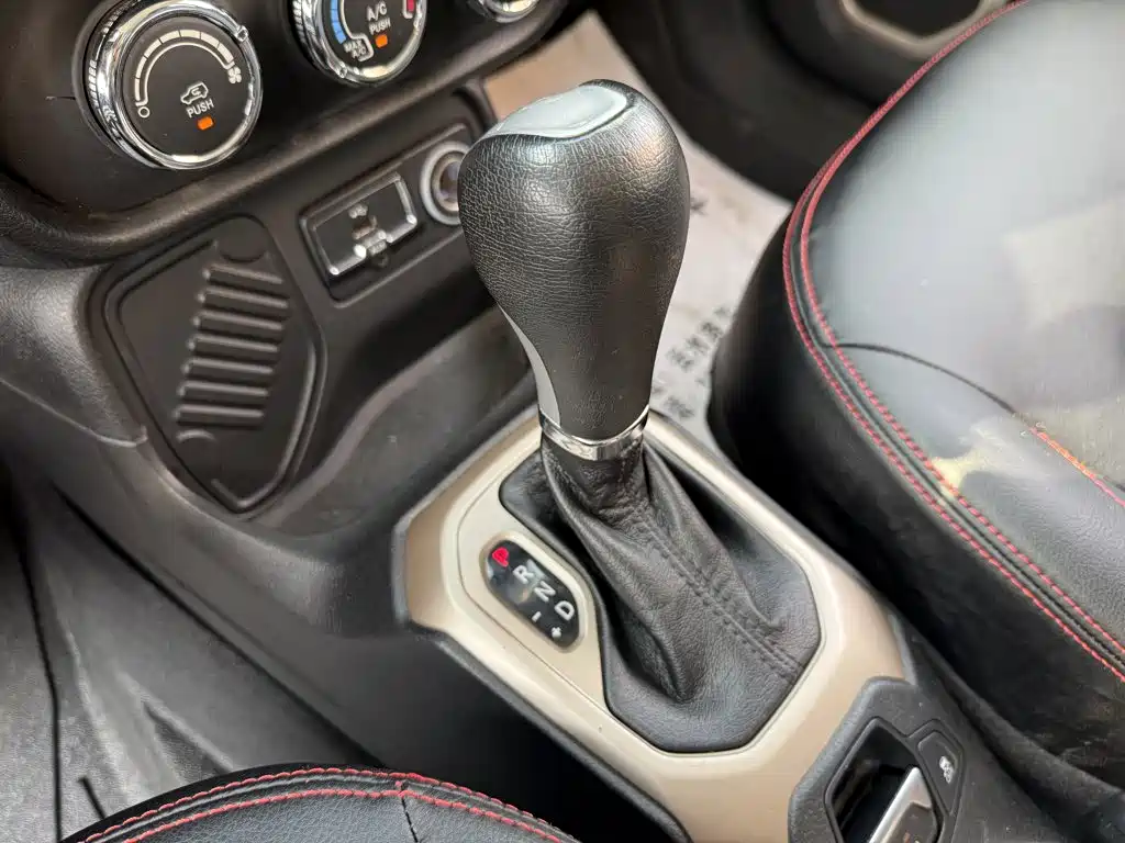 Jeep Renegade 2017 2016 1.4T Automatic High-Energy Edition