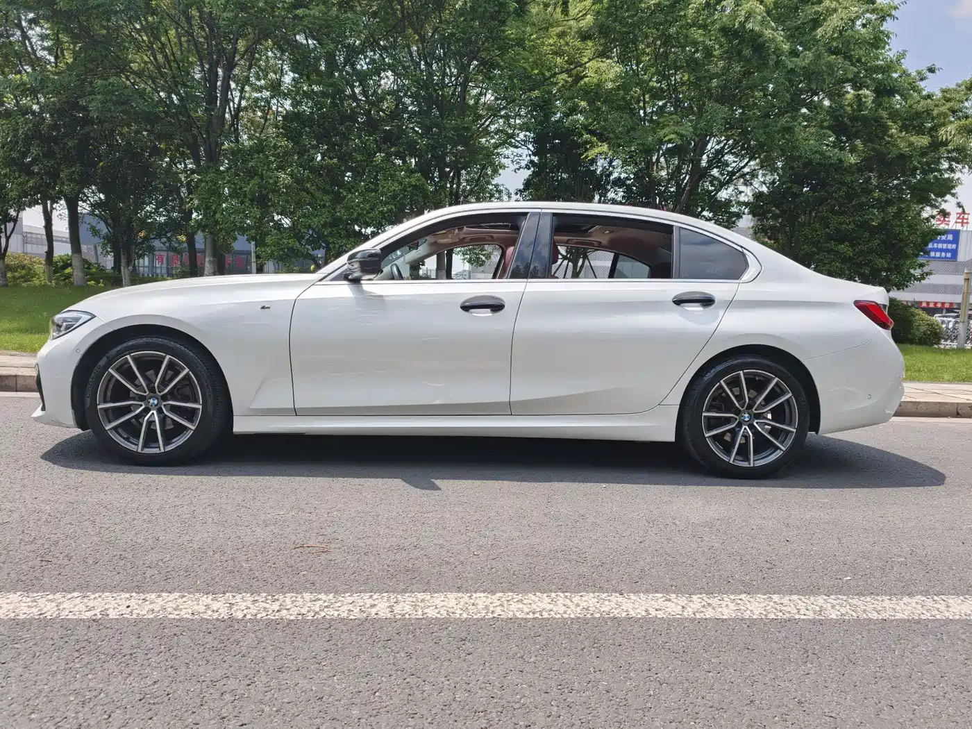 BMW 3 Series 2021 325Li M Sport Package фото 3