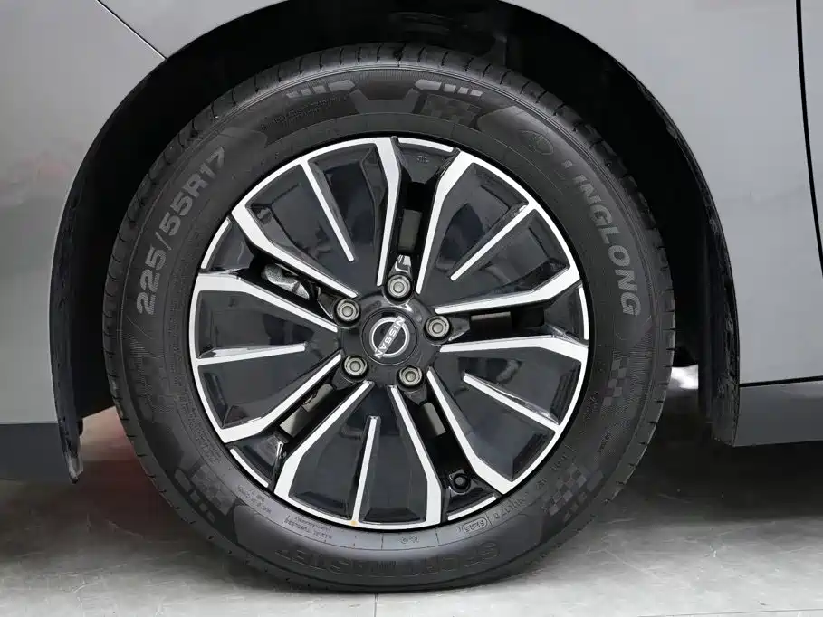 Nissan N6 2026 2025 Mid Configuration