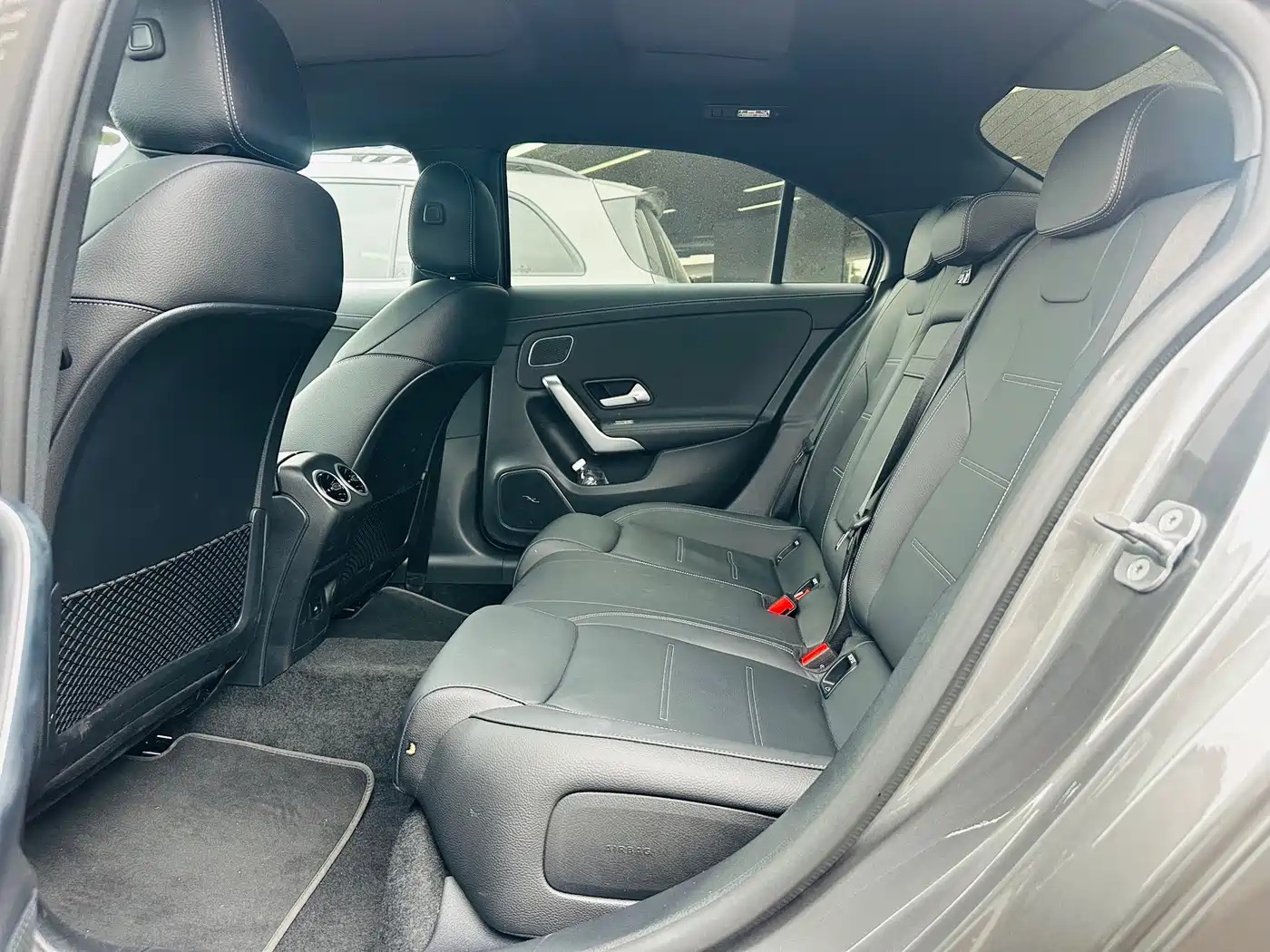 Mercedes-Benz A-Class AMG 2025 AMG A 35 L 4MATIC фото 5