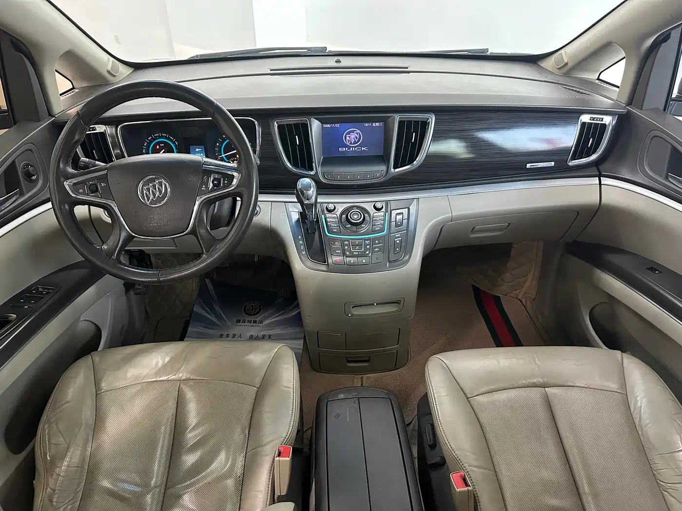 Buick GL8 2011 2011 3.0L XT Luxury Business Flagship