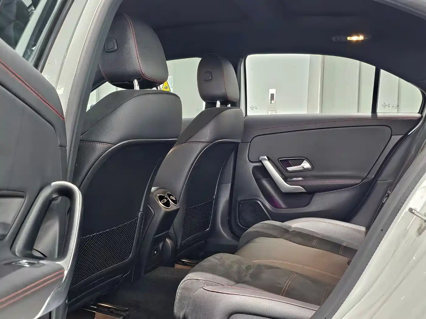 Mercedes-Benz A-Class 2024 A 200 L Fashion Edition фото 4