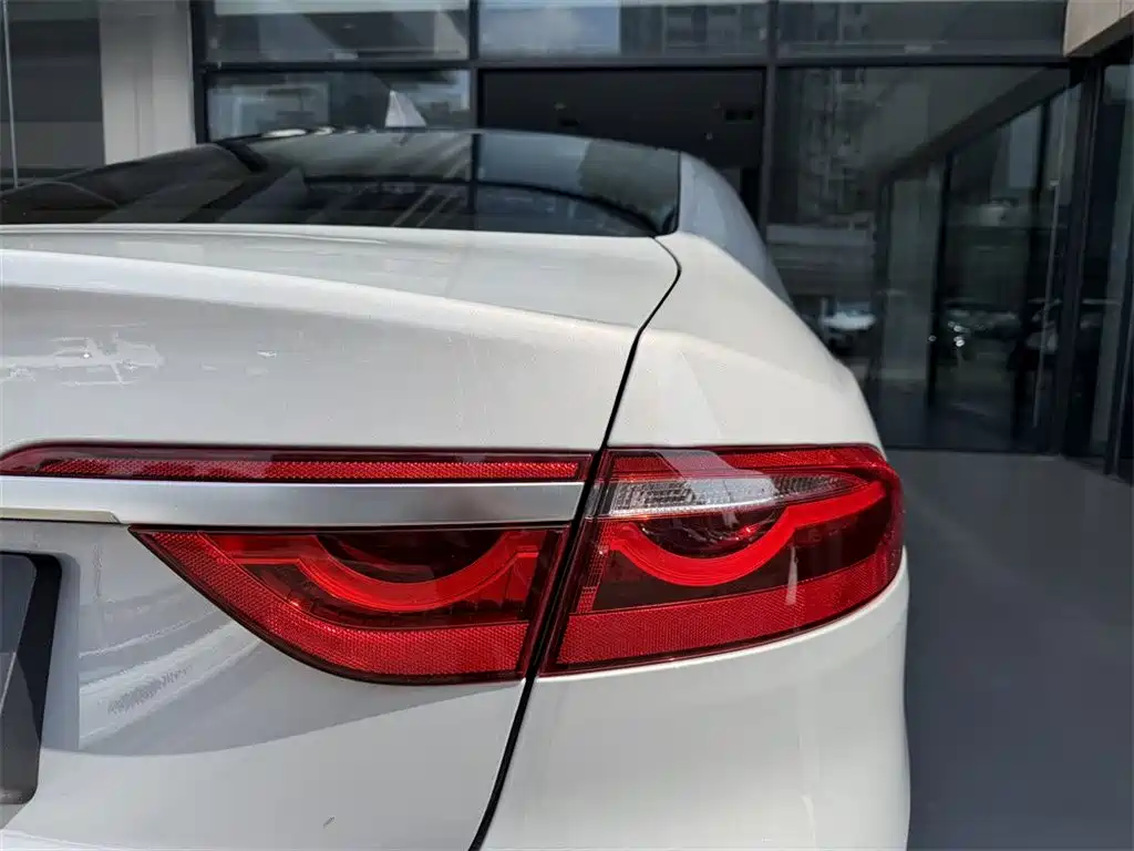 JAGUAR XFL